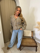 Load image into Gallery viewer, Jewel - Beige and Blue
