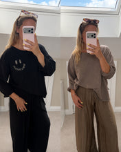 Load image into Gallery viewer, Mya - Leopard smiley face relaxed oversize style jumper
