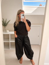Load image into Gallery viewer, Natalie - Pu leather balloon trousers
