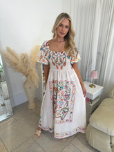 Load image into Gallery viewer, Harlow - Cream floral
