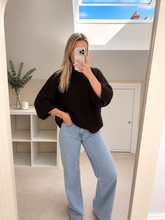 Load image into Gallery viewer, Tara - Chunky knit jumper
