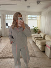Load image into Gallery viewer, Hallie - Grey
