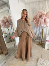 Load image into Gallery viewer, Ellie
