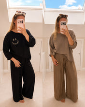 Load image into Gallery viewer, Mya - Leopard smiley face relaxed oversize style jumper

