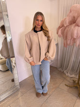 Load image into Gallery viewer, Blake
